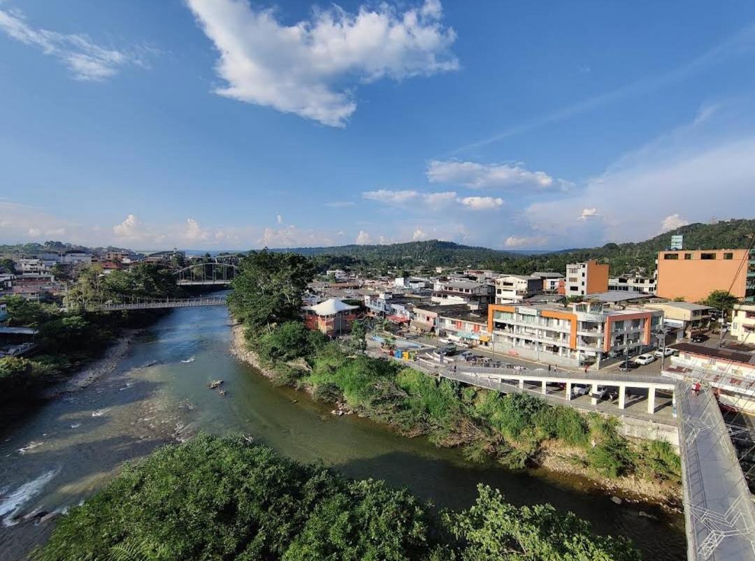 Apartamento Turistico En Tena Cerca Terminal Terrestre Apartment Bagian luar foto